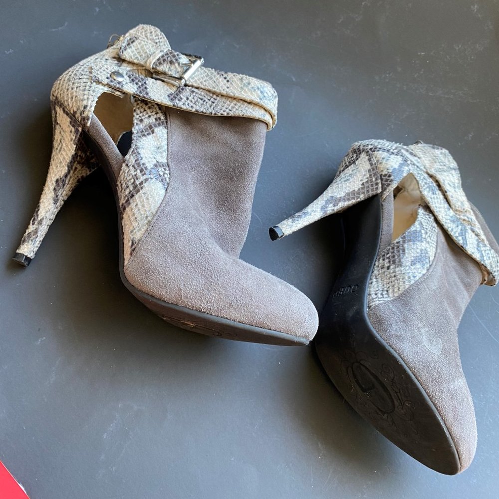 GUESS  leather and manmade